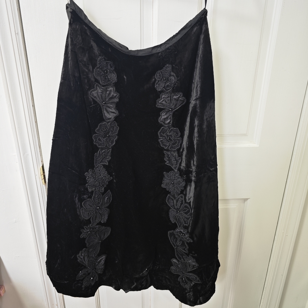 Clips Embellished Velvet Midi Skirt